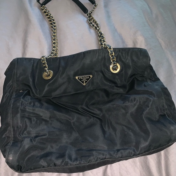 Prada - Picture 1 of 7